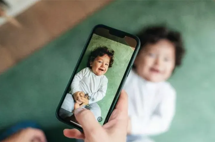 شما با موبایل‌هایتان به کودکتان شلیک و هوش مصنوعی تیر خلاص را می‌زند